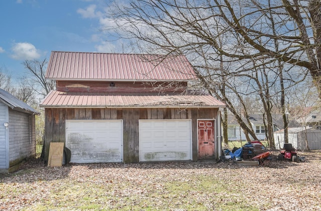 view of detached garage