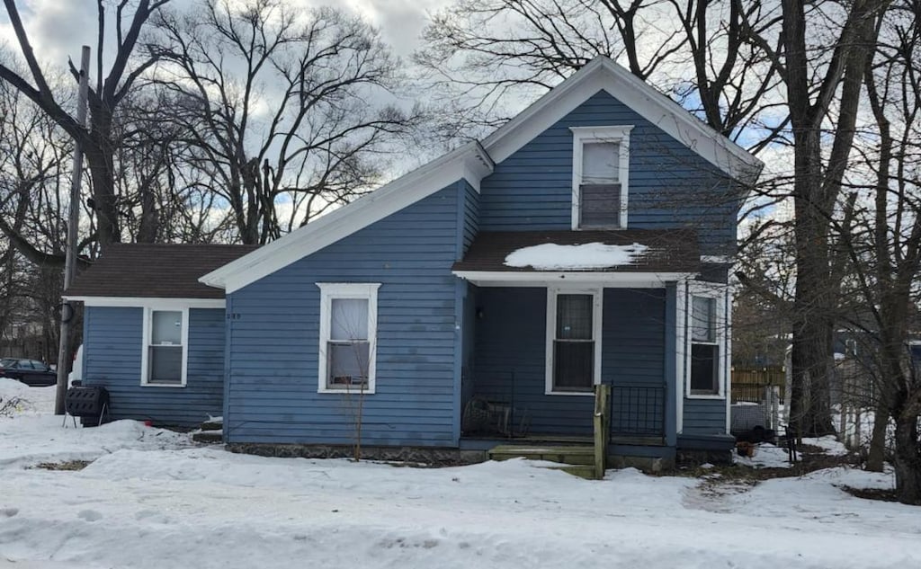 view of front of home