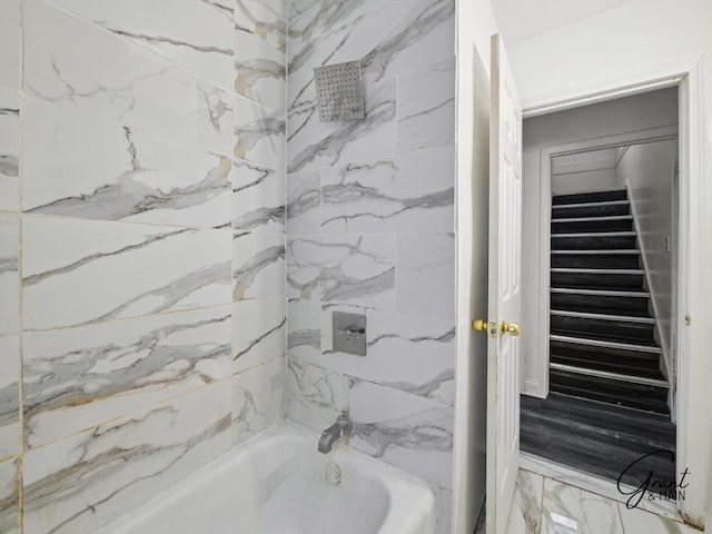 9941 Minock St, Detroit, MI 48228 - bathroom with tiled shower / bath combo