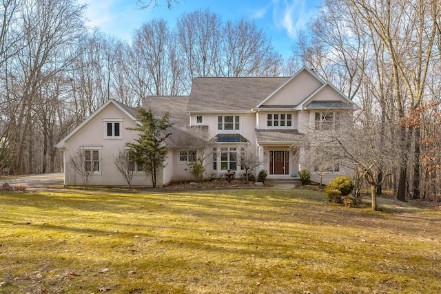 view of front facade featuring a front yard