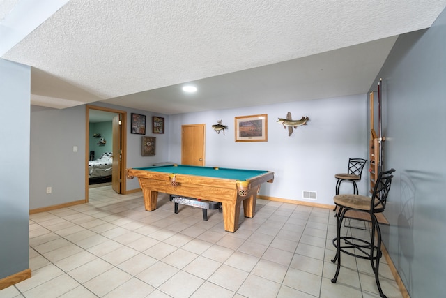 14113 Grandview Dr, Cement City, MI 49233 - game room with a textured ceiling, visible vents, pool table, and baseboards