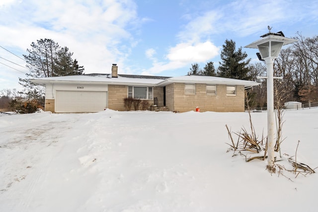 view of front facade featuring a garage