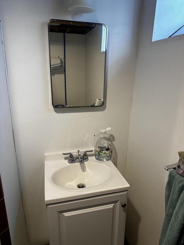 18658 Rutherford St, Detroit, MI 48235 - bathroom with vanity