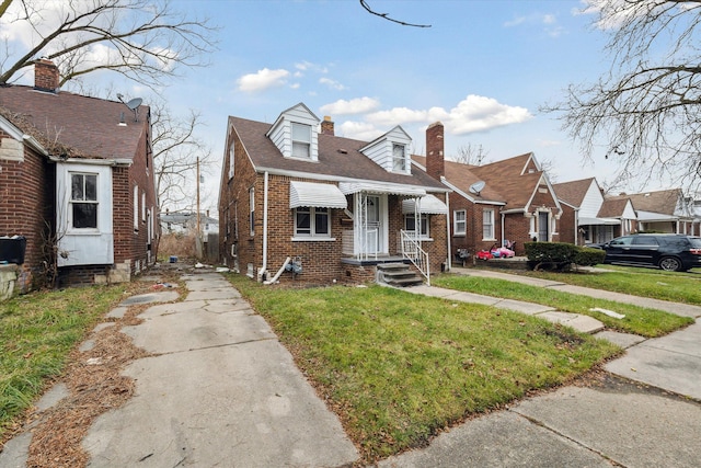 view of front facade featuring a front lawn