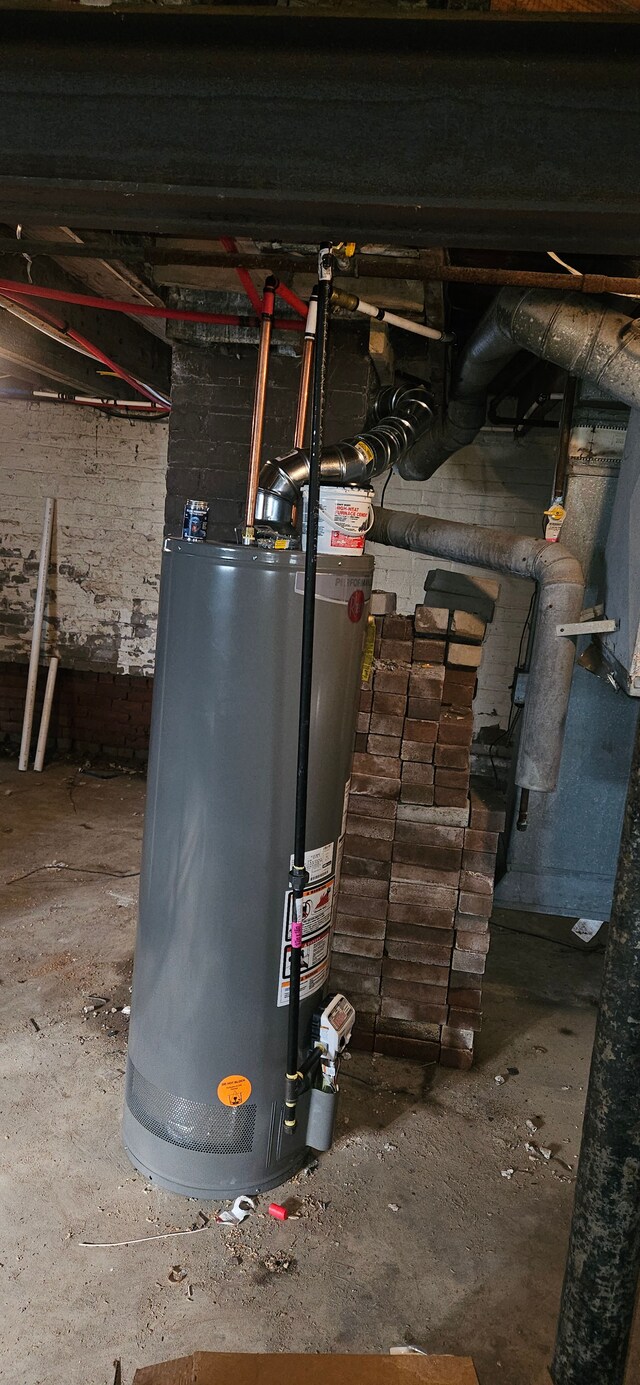 59 W Parkhurst, Highland Park, MI 48203 - utility room with gas water heater