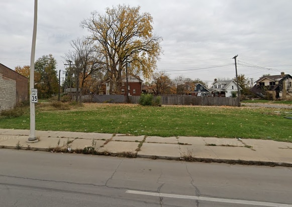 Listing photo 2 for 11024 W Grand River Ave, Detroit MI 48204