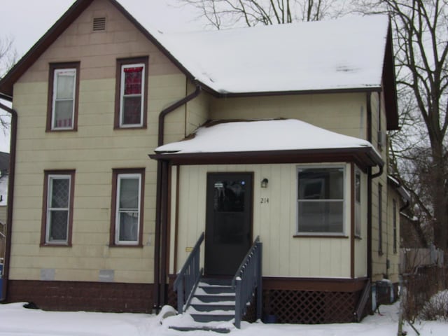 view of front of property