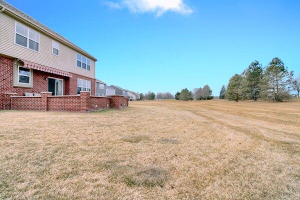 9077 Chambord Dr, Ypsilanti, MI 48197 - view of yard