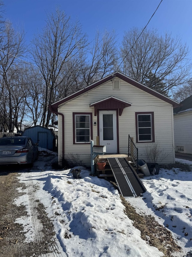 bungalow with entry steps