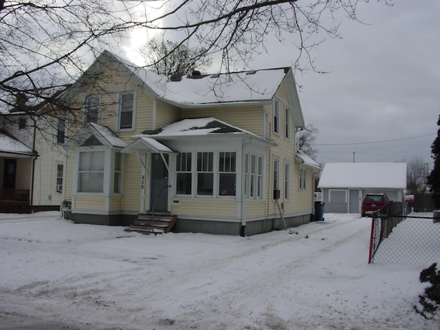 view of front of property