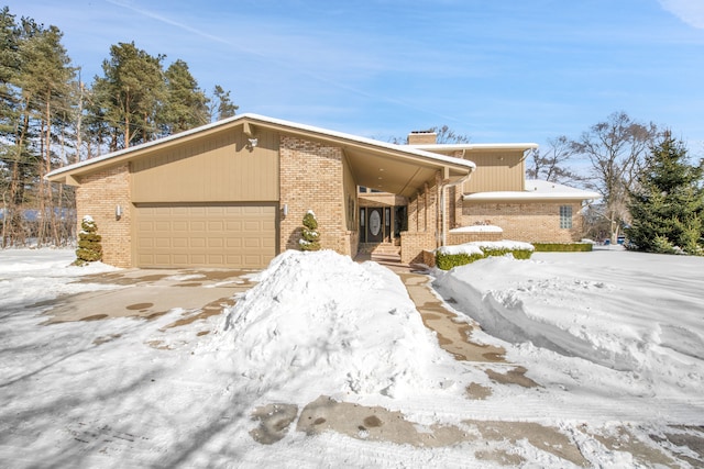 view of front facade with a garage