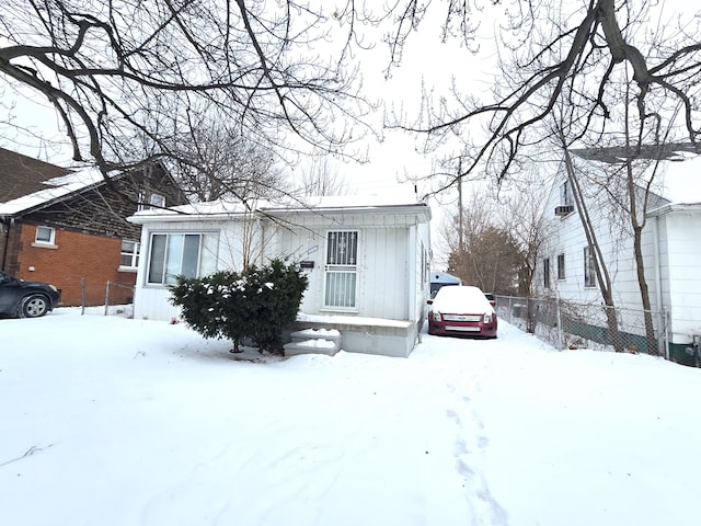 view of front of property