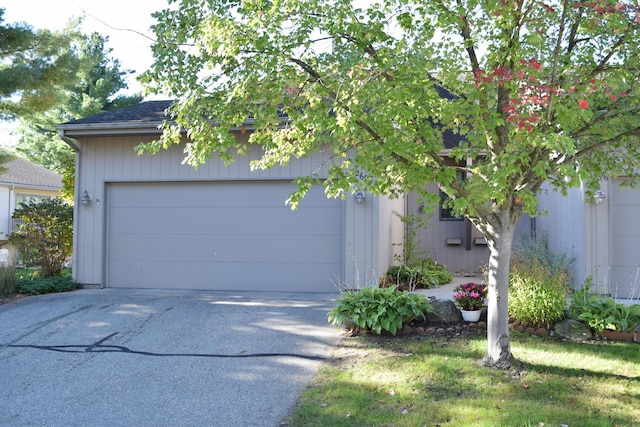 Listing photo 2 for 2698 Limestone Ln NE, Grand Rapids MI 49525