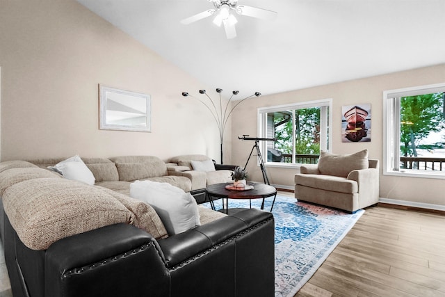 11246 Kings Pt, Alanson, MI 49706