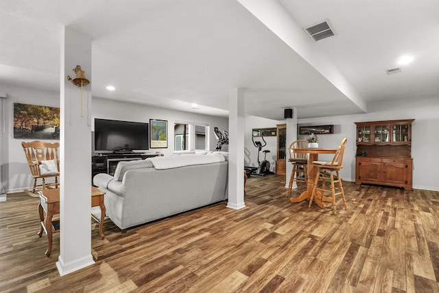 11246 Kings Pt, Alanson, MI 49706