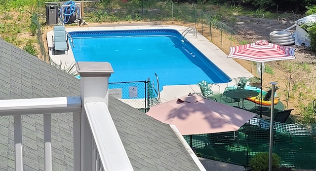 pool with fence