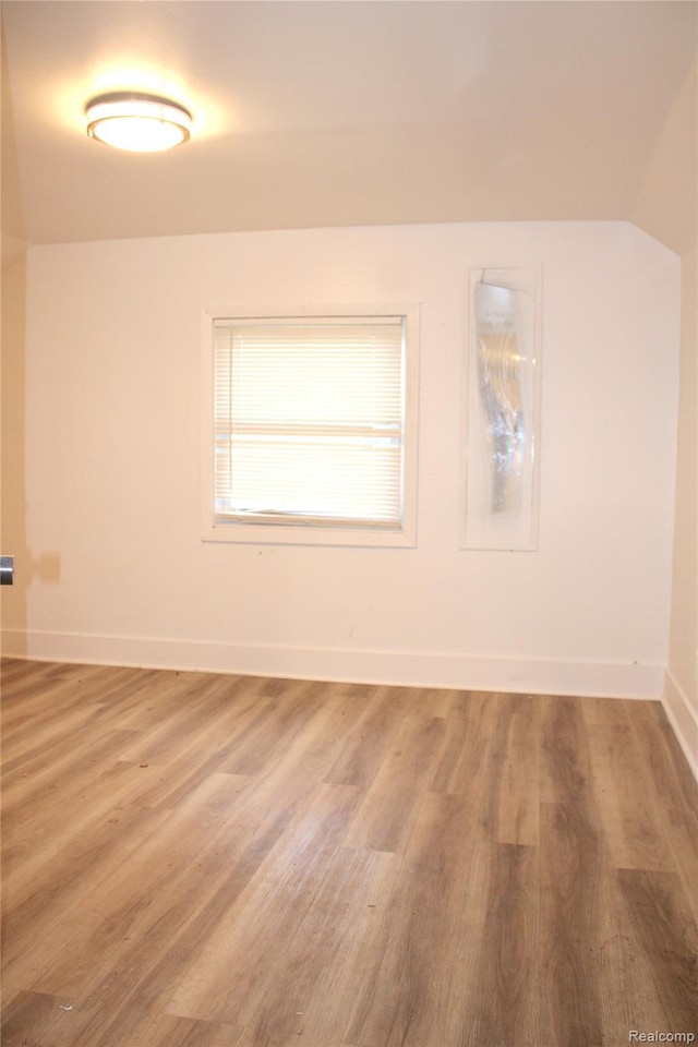 1629 Seminole St, Flint, MI 48503 - empty room featuring light wood-type flooring and baseboards