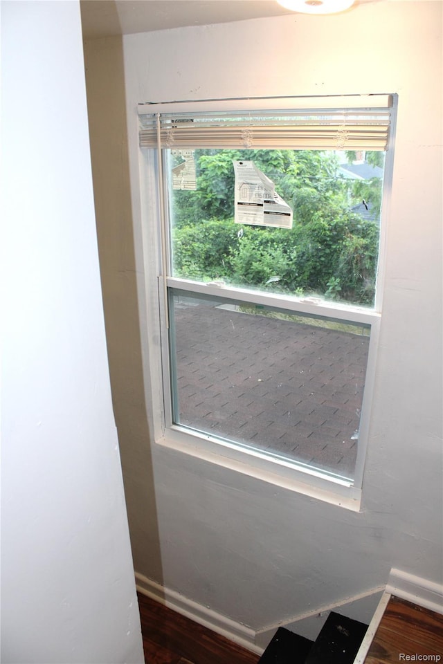 1629 Seminole St, Flint, MI 48503 - detailed view of wood finished floors