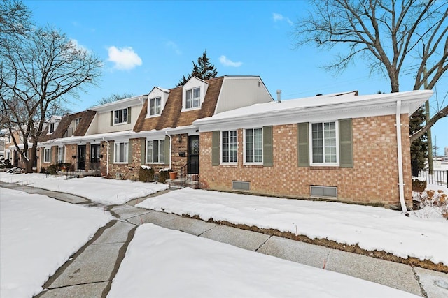 view of front facade with brick siding