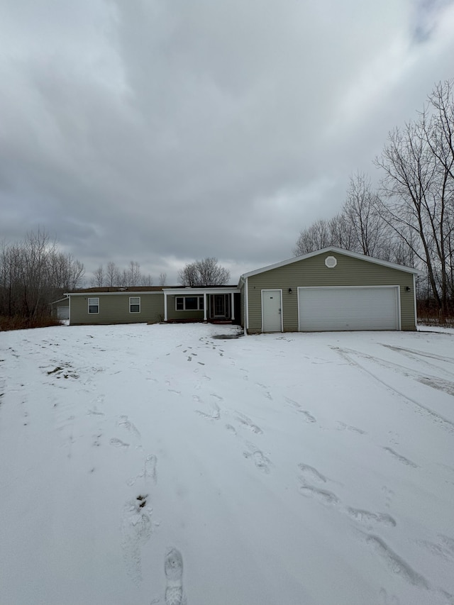 view of front of house featuring a garage