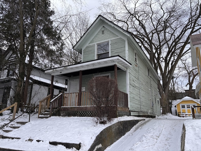 view of front of house