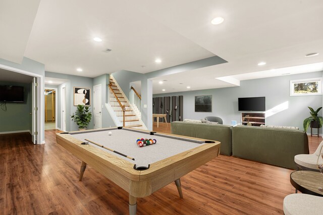 playroom with recessed lighting, baseboards, wood finished floors, and billiards