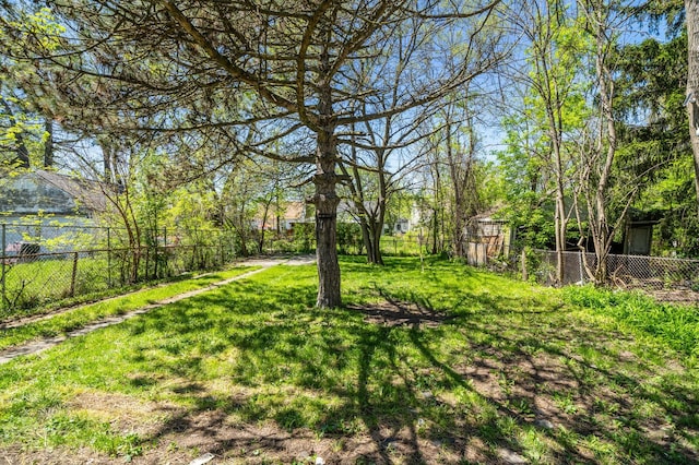 view of yard featuring fence