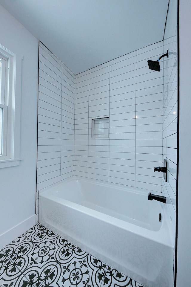 9543 W Outer Dr, Detroit, MI 48223 - bathroom featuring tile patterned floors, shower / bath combination, and baseboards