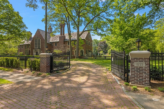 1771 Balmoral Dr, Detroit, MI 48203 - view of gate featuring a fenced front yard
