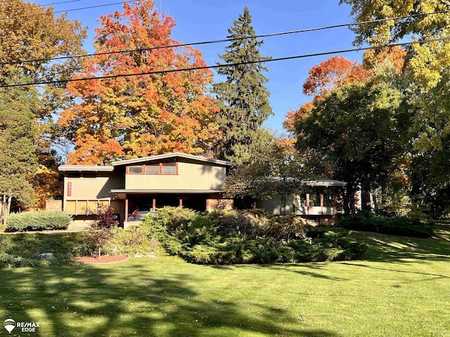 view of front of house with a front yard