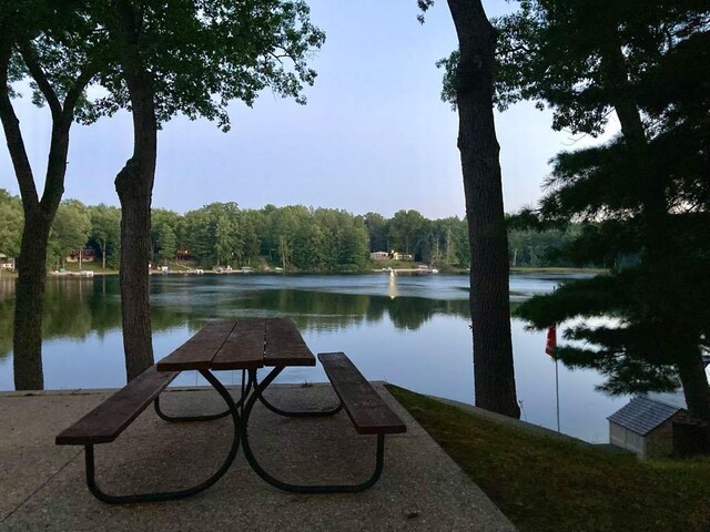 7836 W Perch Lake Dr, Lake, MI 48632