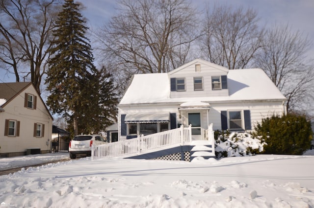 view of front of property