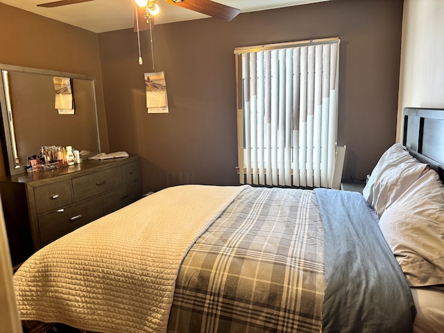 bedroom with a ceiling fan