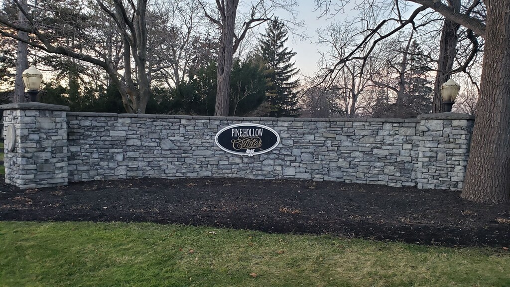 6296 Bridle Path, Grand Blanc, MI 48439 - photo 1