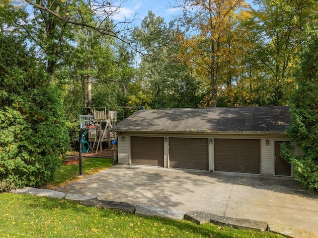 view of detached garage