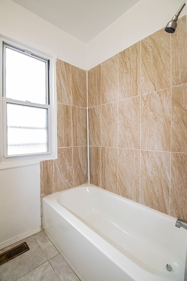 bathroom with visible vents and baseboards