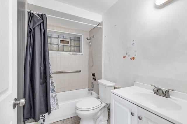 full bath featuring vanity, toilet, and shower / bathtub combination with curtain