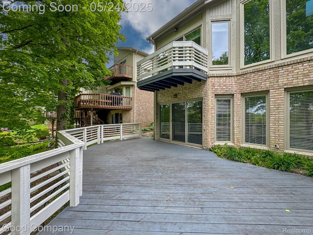 28036 Hickory Cir, Farmington Hills, MI 48331 - view of wooden terrace