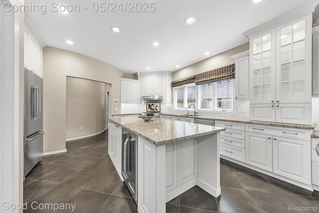 28036 Hickory Cir, Farmington Hills, MI 48331 - kitchen featuring appliances with stainless steel finishes, a sink, white cabinetry, a center island, and recessed lighting