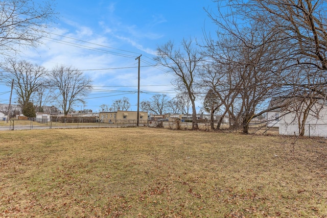 view of yard featuring fence