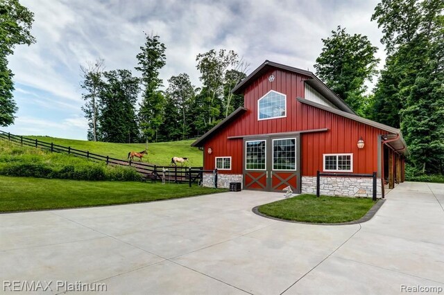 1286 Gray Fox Ct, Howell, MI 48843 - view of barn