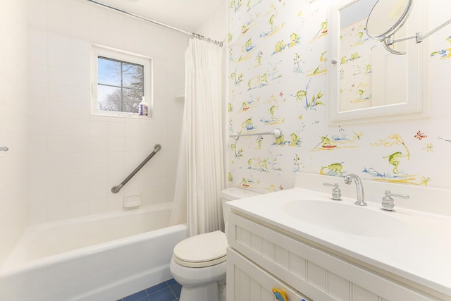 full bath featuring shower / bathtub combination with curtain, toilet, vanity, tile patterned flooring, and wallpapered walls