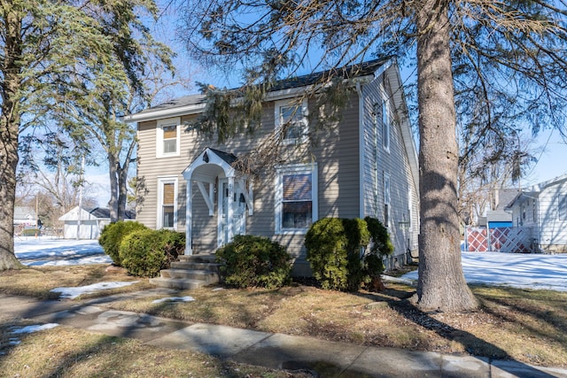 view of front of property