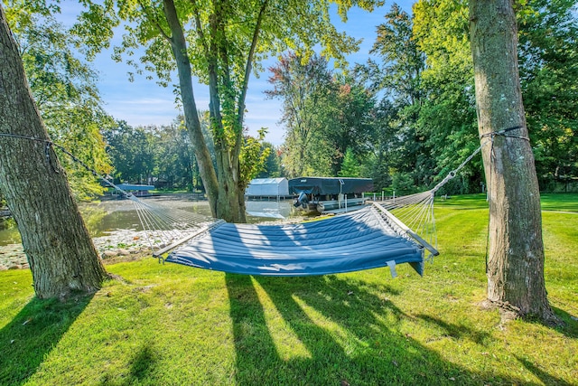 view of yard featuring a water view