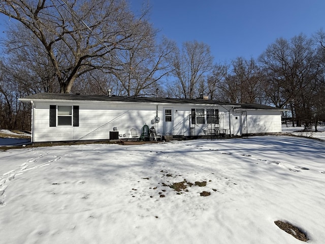 view of front of property