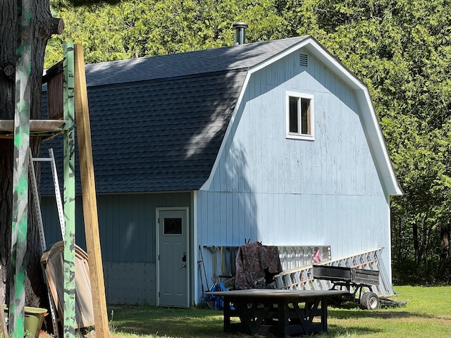 view of outbuilding with an outbuilding