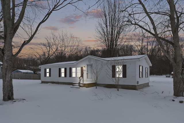 manufactured / mobile home featuring crawl space