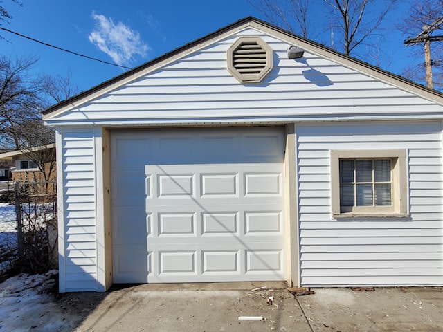 view of detached garage