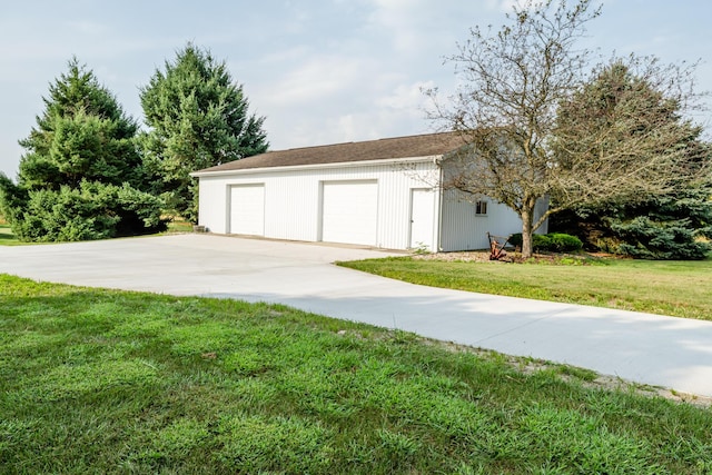 view of detached garage