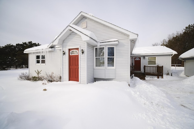 view of front of property